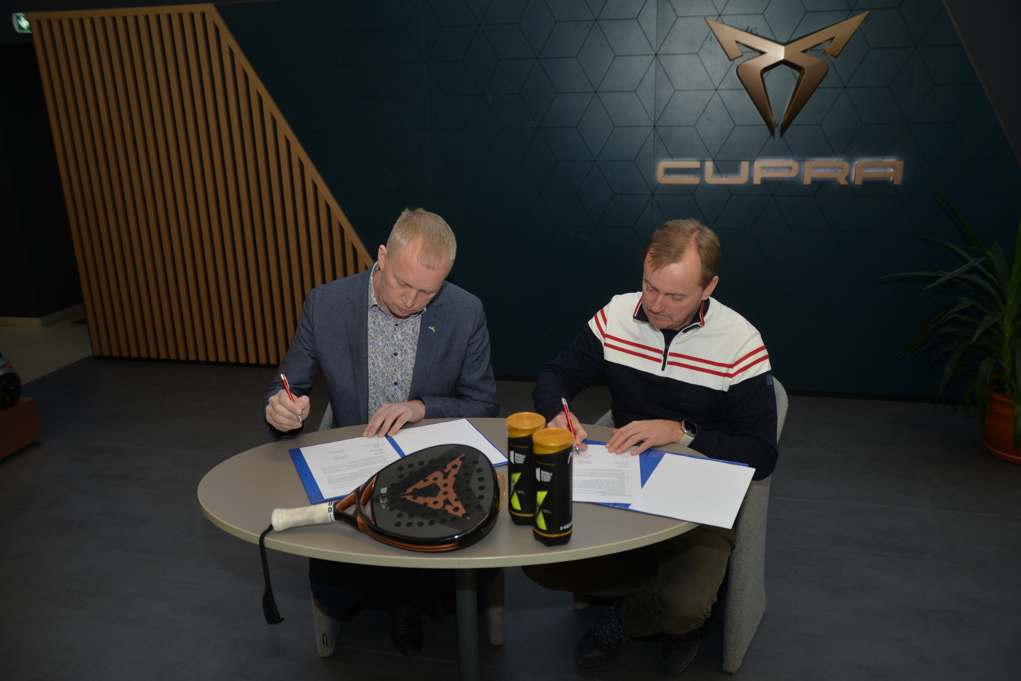 Eesti Padeli Liidu ja CUPRA/Topauto vahelise koostöölepingu allkirjastamine