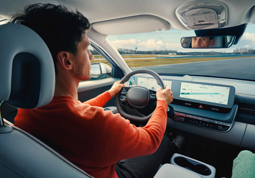 Hyundai IONIQ 5 on navigatsioonipõhise intelligentse püsikiirushoidikuga