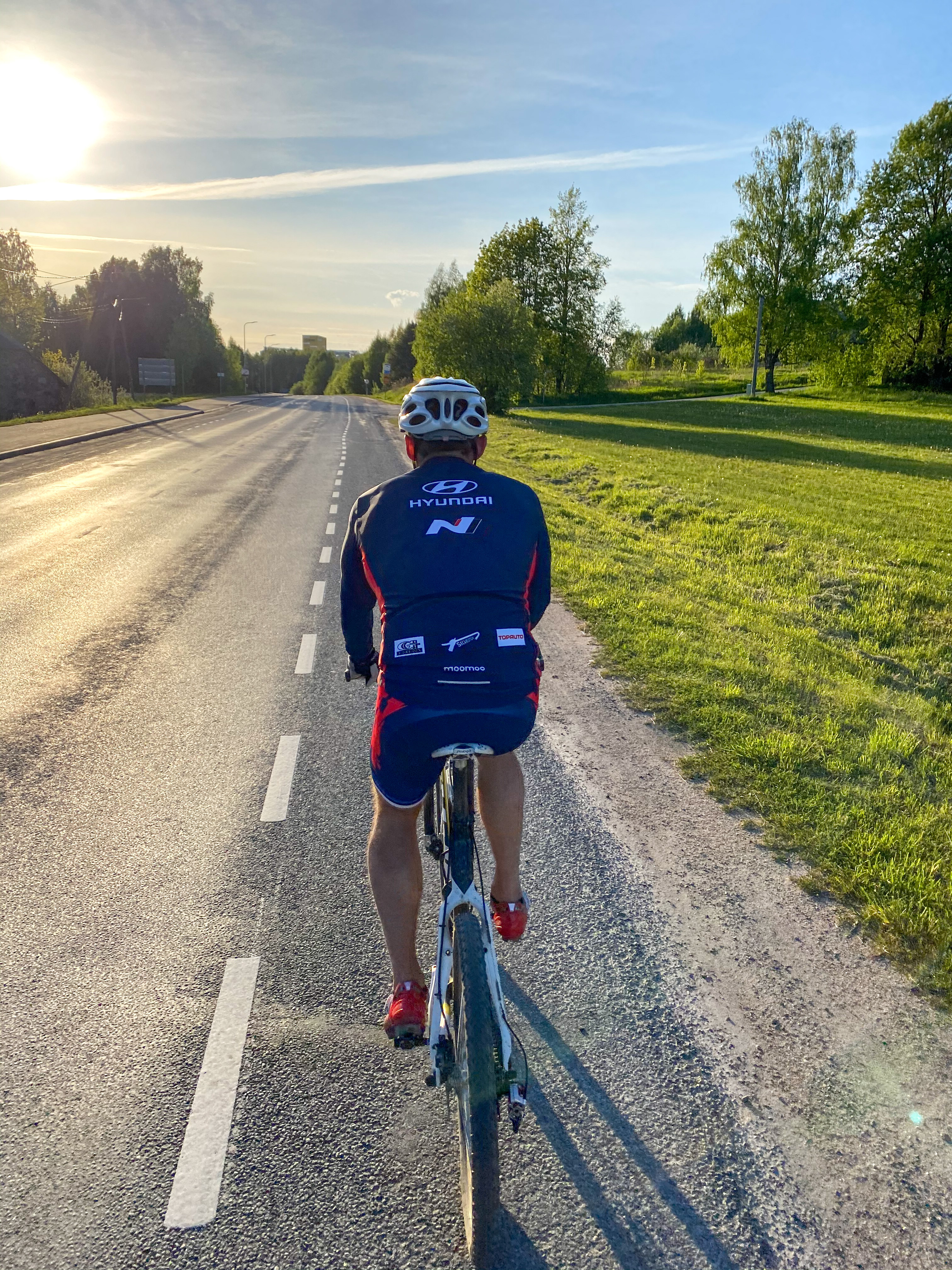 Martin Järveoja rattaga trenni tegemas