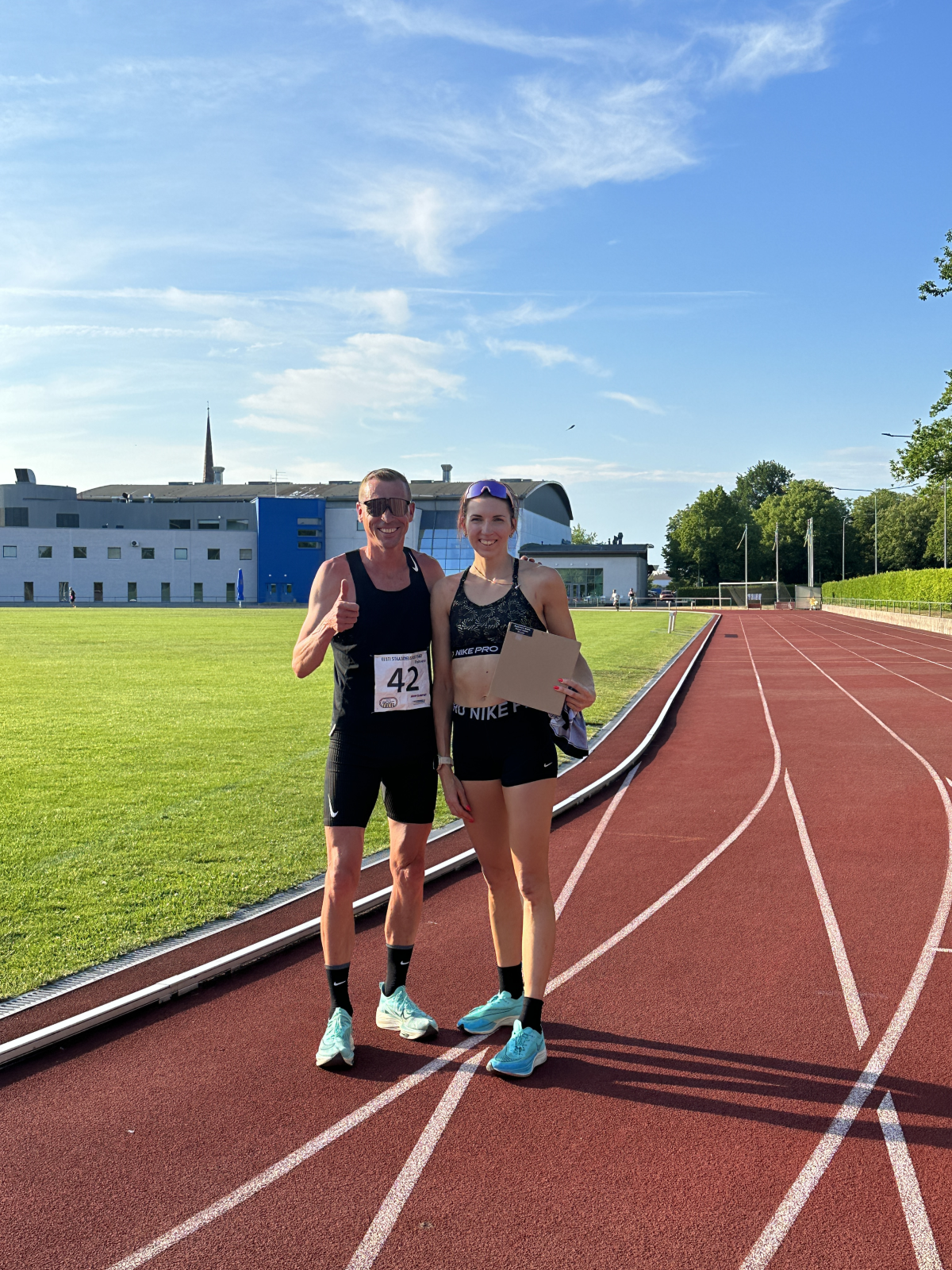 Tuuli Tomingas ja Indrek Tobreluts peale Rakvere keskmaa karikajooksu 1500m etappi_Tuuli blogi