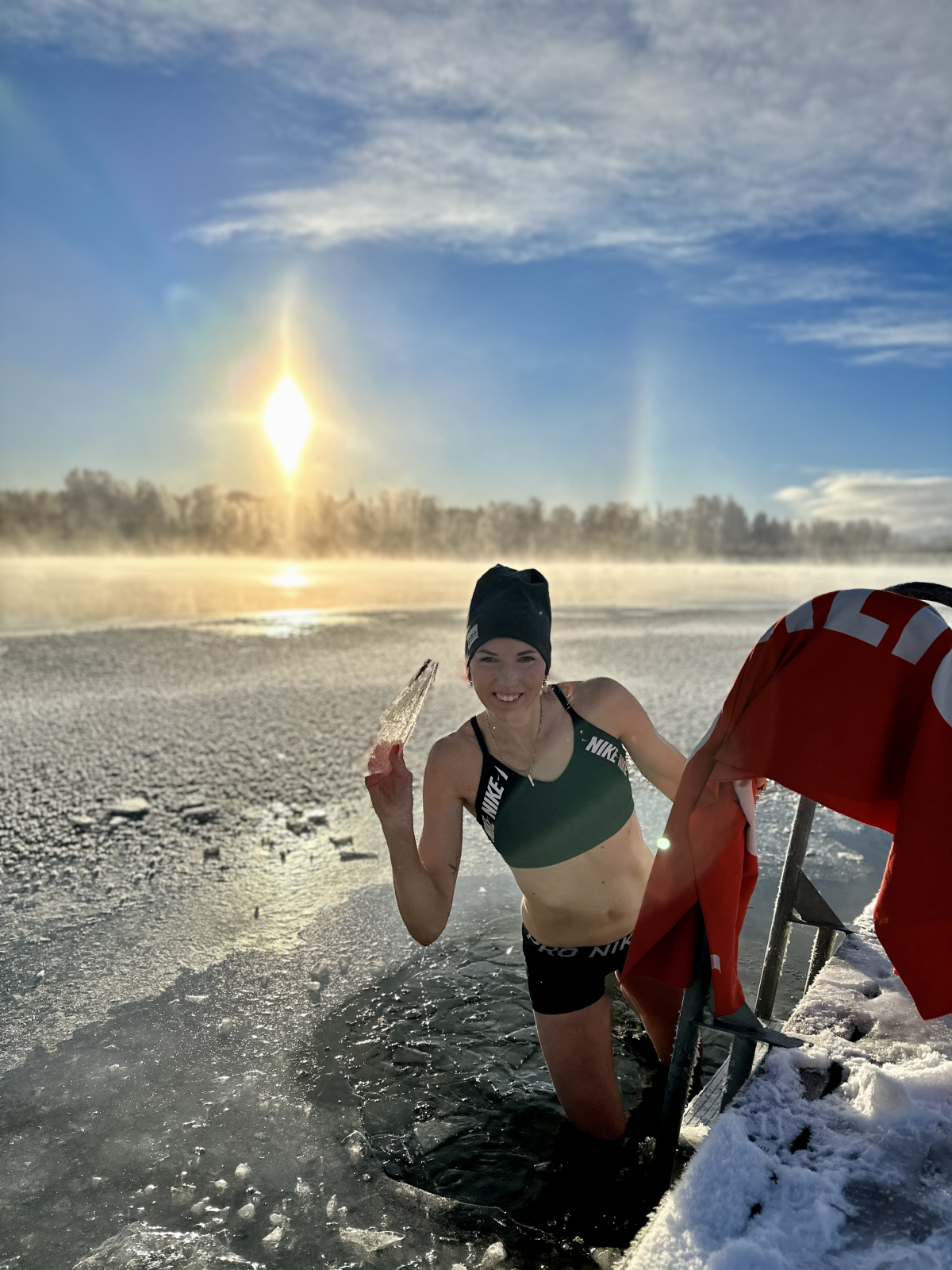 Tuuli Tomingas hommikul jääaugus ujumas_Tuuli blogi