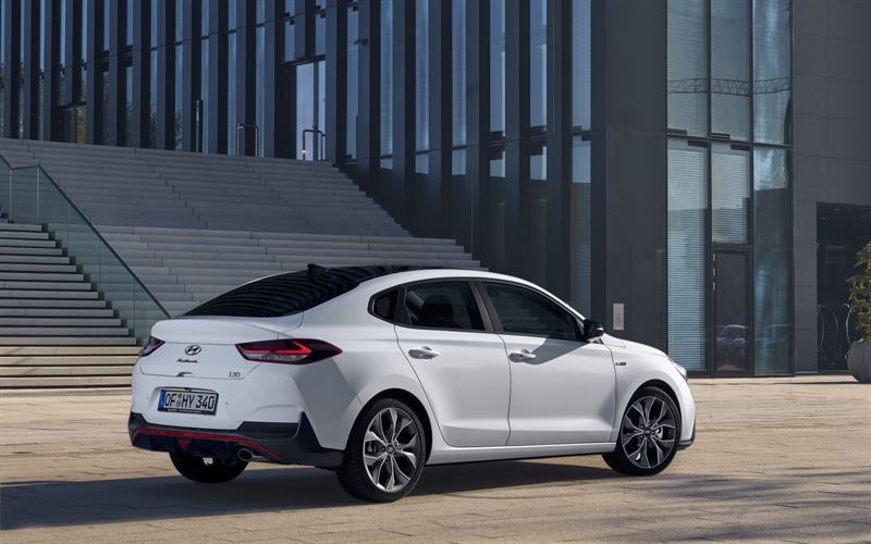 Hyundai i30 Fastback N Line sportliku tagakaitserauaga