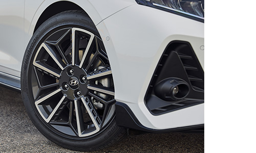 Hyundai i20 N-Line | Stiilsed kahevärvilised veljed
