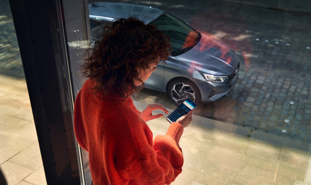 Hyundai i20 | Bluelink mobiilirakenduse kaudu lukustamine ning auto leidmise funktsioon