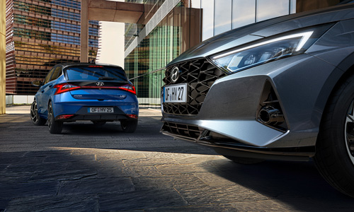 Hyundai i20 | Kokkupõrke vältimise abisüsteem parkimiskohale tagurdamisel