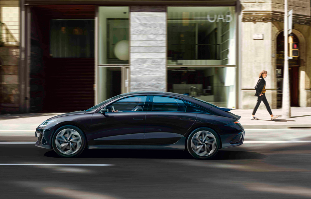 Hyundai Ioniq 6 | Reklaampilt - auto linnatänaval