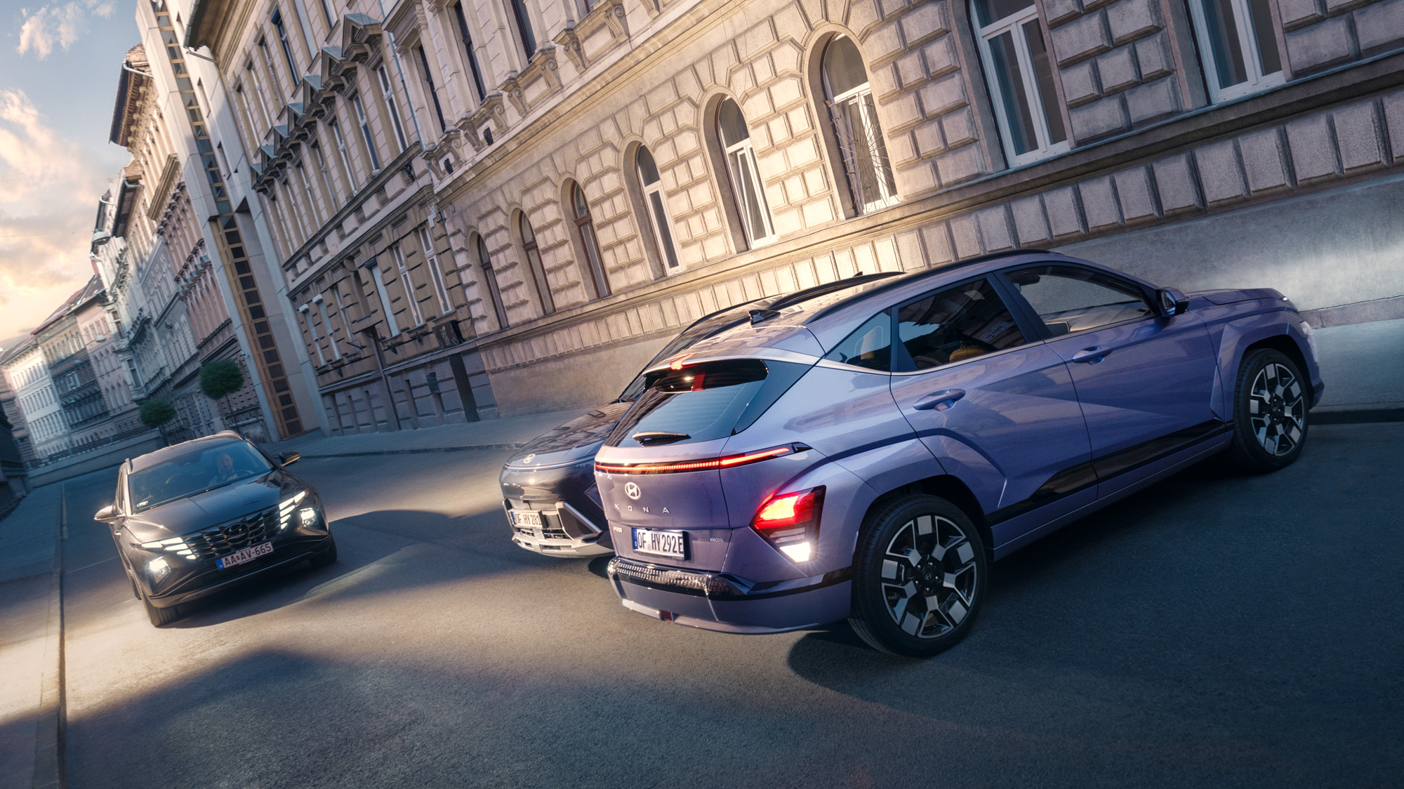 Hyundai Kona Electric | Reklaampilt - pargitud auto linnatänaval