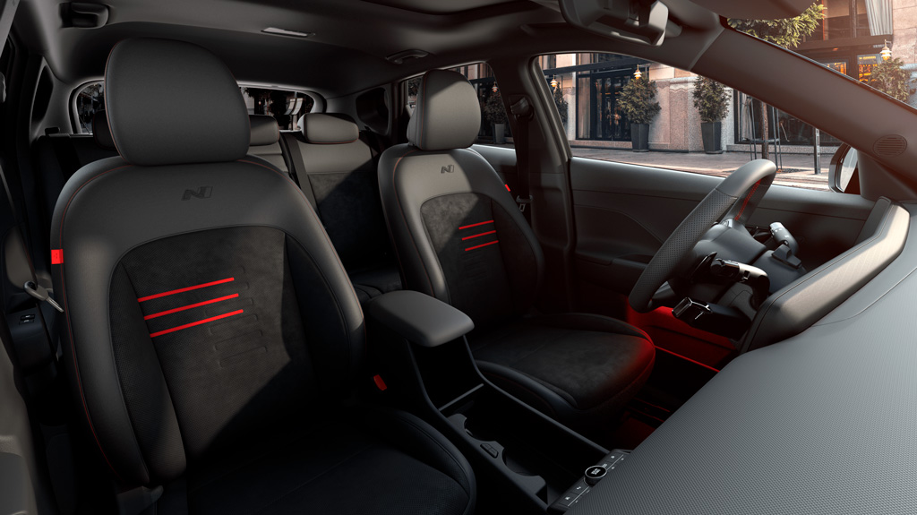 Hyundai Kona | N Line Alcantarast ja nahast istmekatted