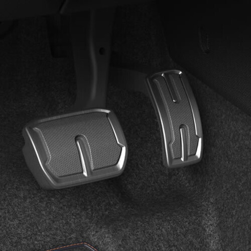 Tumedad pedaalikatted