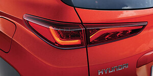 Hyundai Kona voolujoonelised LED-tagatuled. Hyundai Kona voolujoonelised LED-tagatuled.
