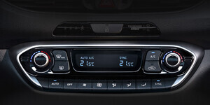 Hyundai i30 Fastbacki kahe tsooniga kliimaseade Hyundai i30 Fastbacki kahe tsooniga kliimaseade