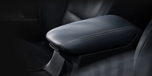 Hyundai i30 Fastbacki libistatav eesmine käetugi Hyundai i30 Fastbacki libistatav eesmine käetugi