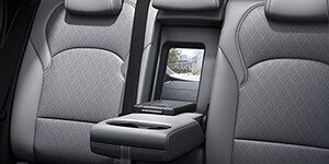 Hyundai i30 Wagon tagaistme käetoes asuv suusaluuk. Hyundai i30 Wagon tagaistme käetoes asuv suusaluuk.