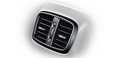 Hyundai i30 universaali tagumised õhutusavad tagaistmel sõitjatele Hyundai i30 universaali tagumised õhutusavad tagaistmel sõitjatele